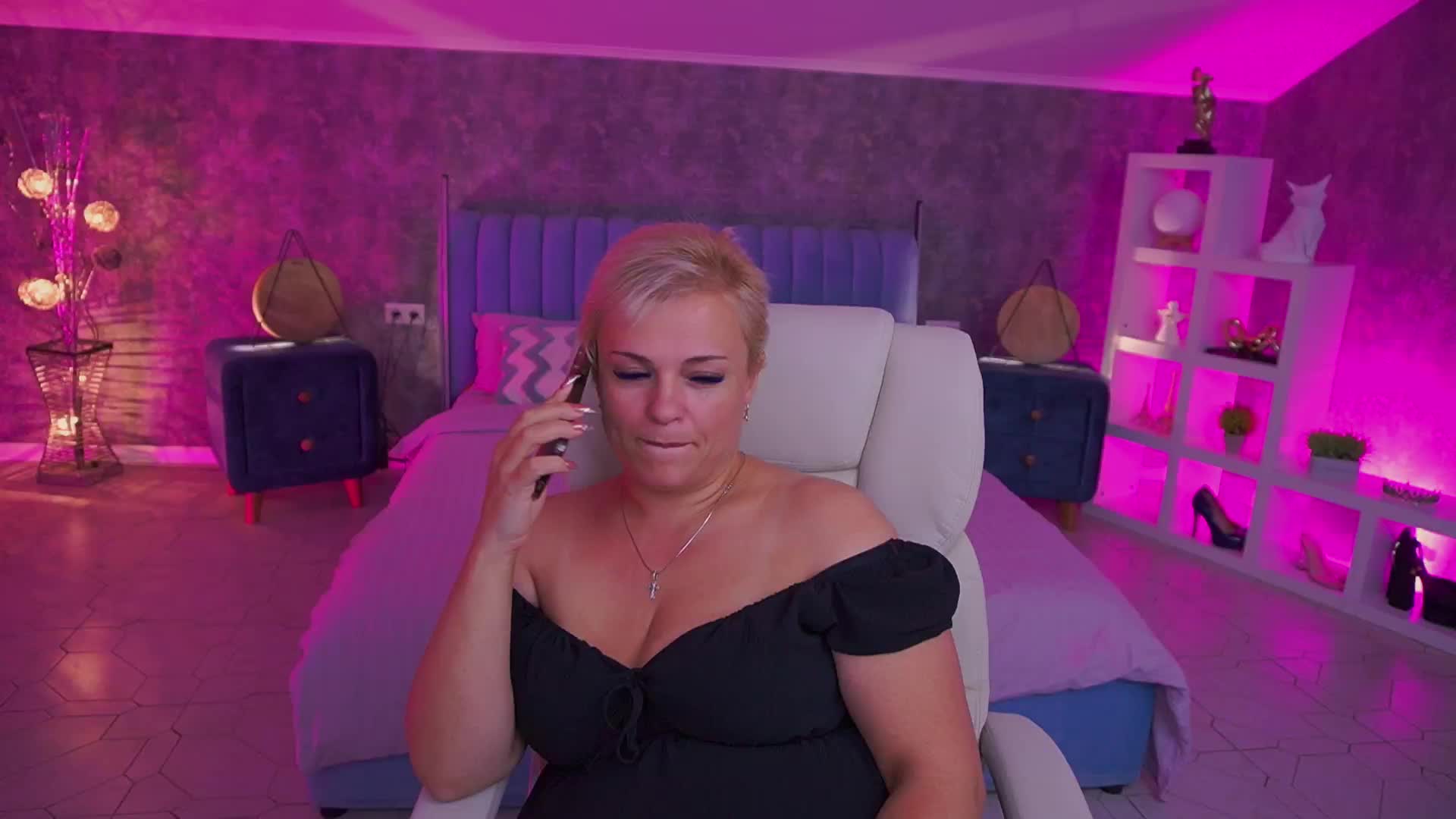 CrystalVibe Adult Chat August 6, 2026