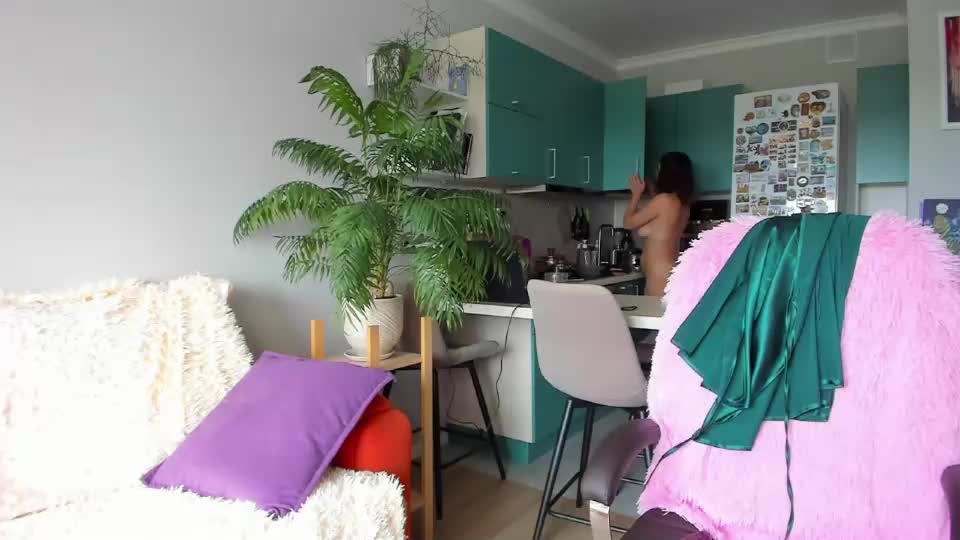 christina_hot Adult Chat August 6, 2026