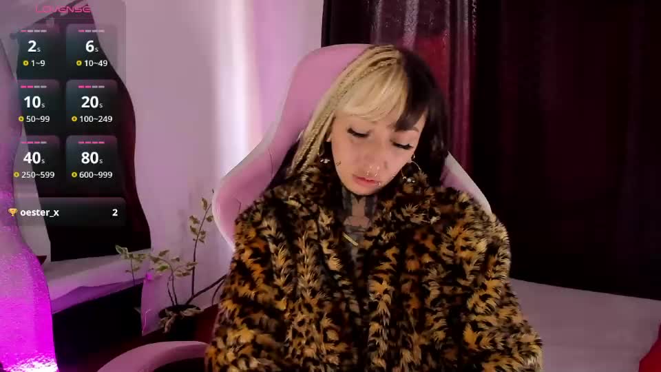 hollyhodsonx Adult Chat August 6, 2026