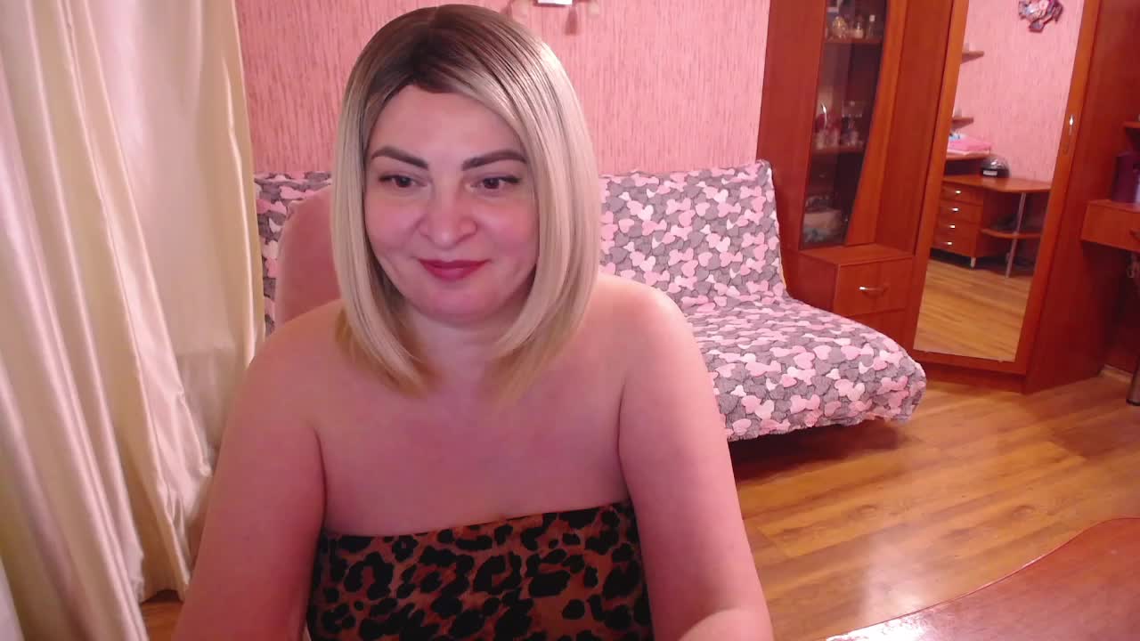 -MeowMeow- Adult Chat August 6, 2026