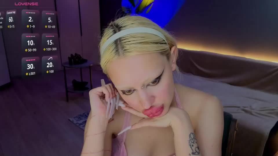 luna_beverly Adult Chat August 6, 2026