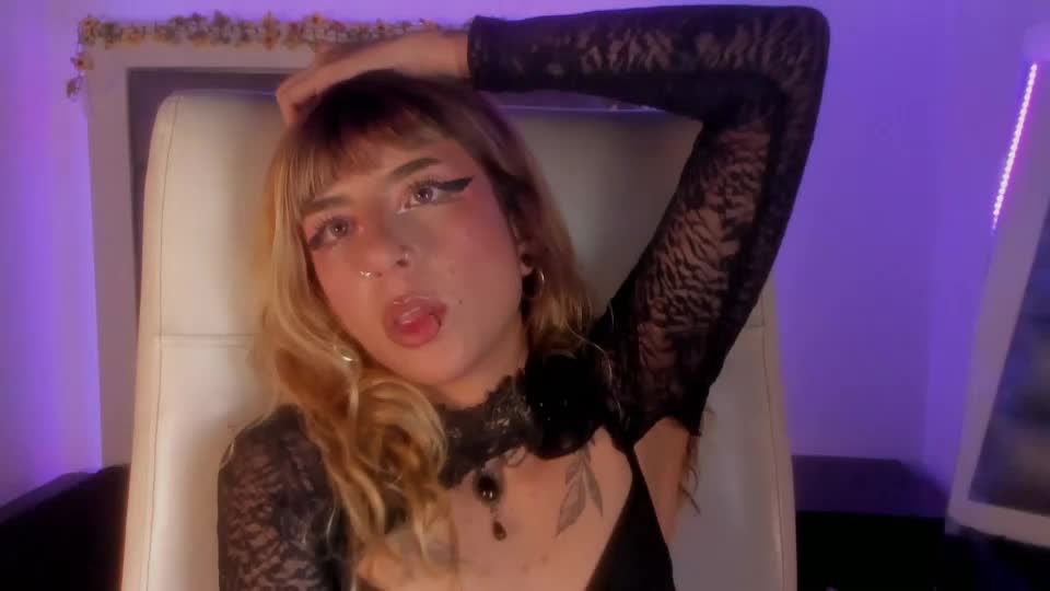 hellen__smith_ Adult Chat August 6, 2026