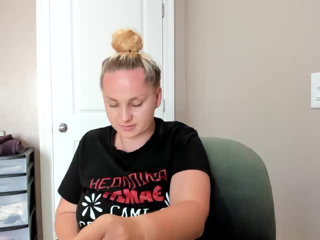 Adellebunny Adult Chat August 6, 2026