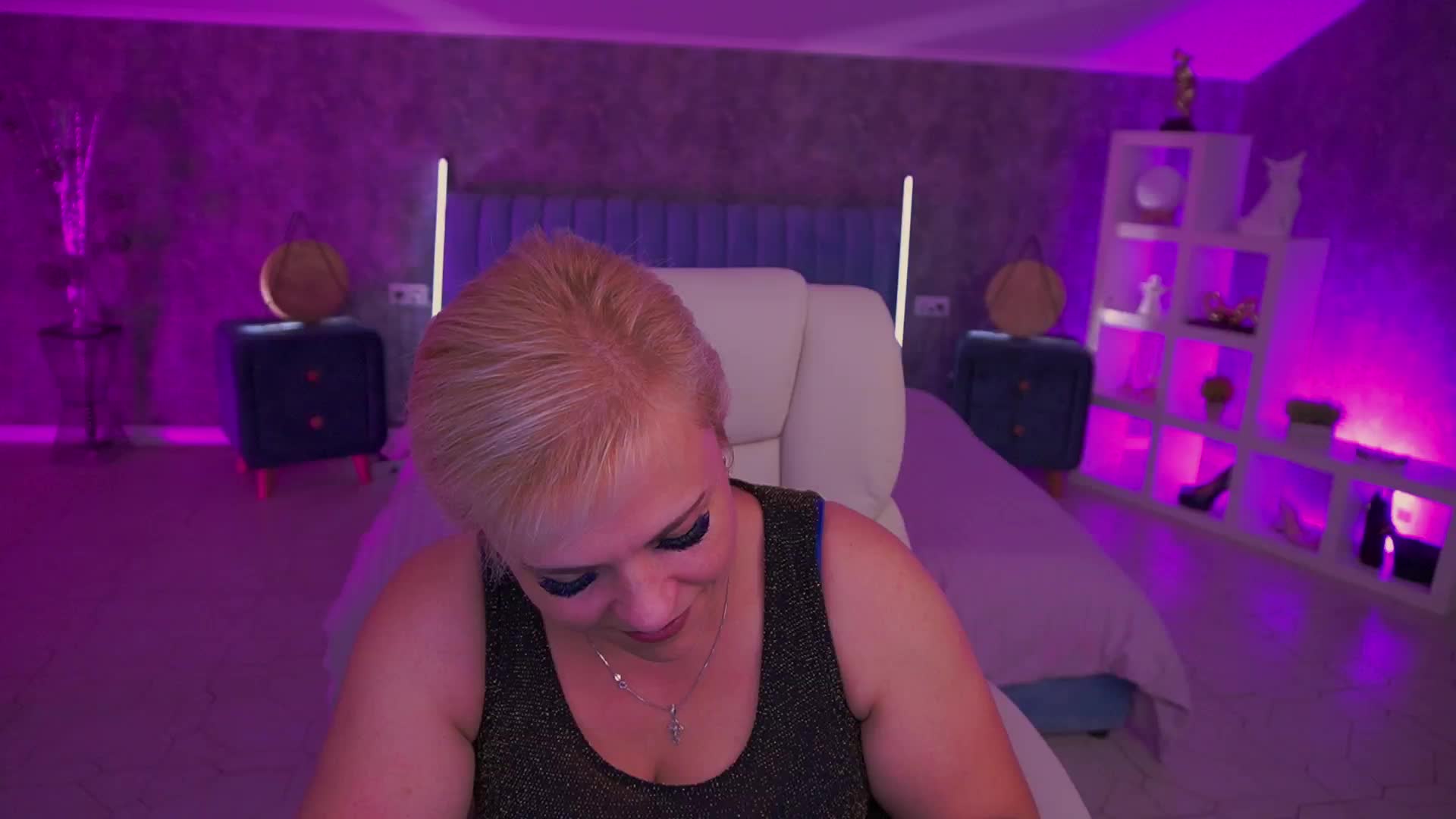 CrystalVibe Adult Chat August 6, 2026