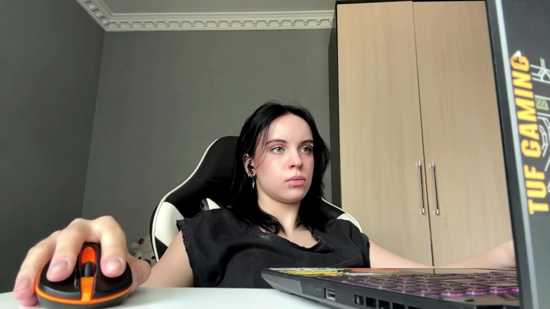 tootightwiththong Adult Chat August 6, 2026