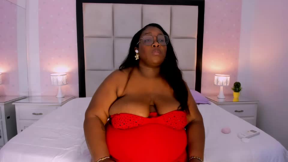 treisyvixen Adult Chat August 6, 2026