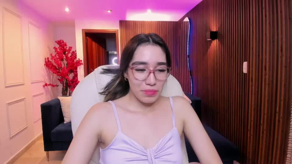 emma_caarter Adult Chat August 6, 2026
