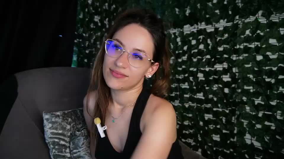nicoleirisxxx Adult Chat August 7, 2026