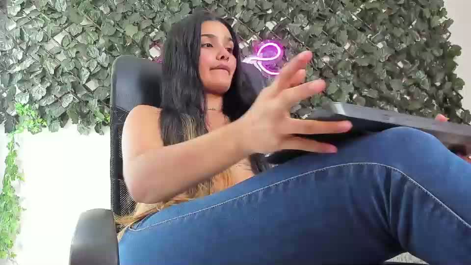 destinyhills_ Adult Chat August 7, 2026