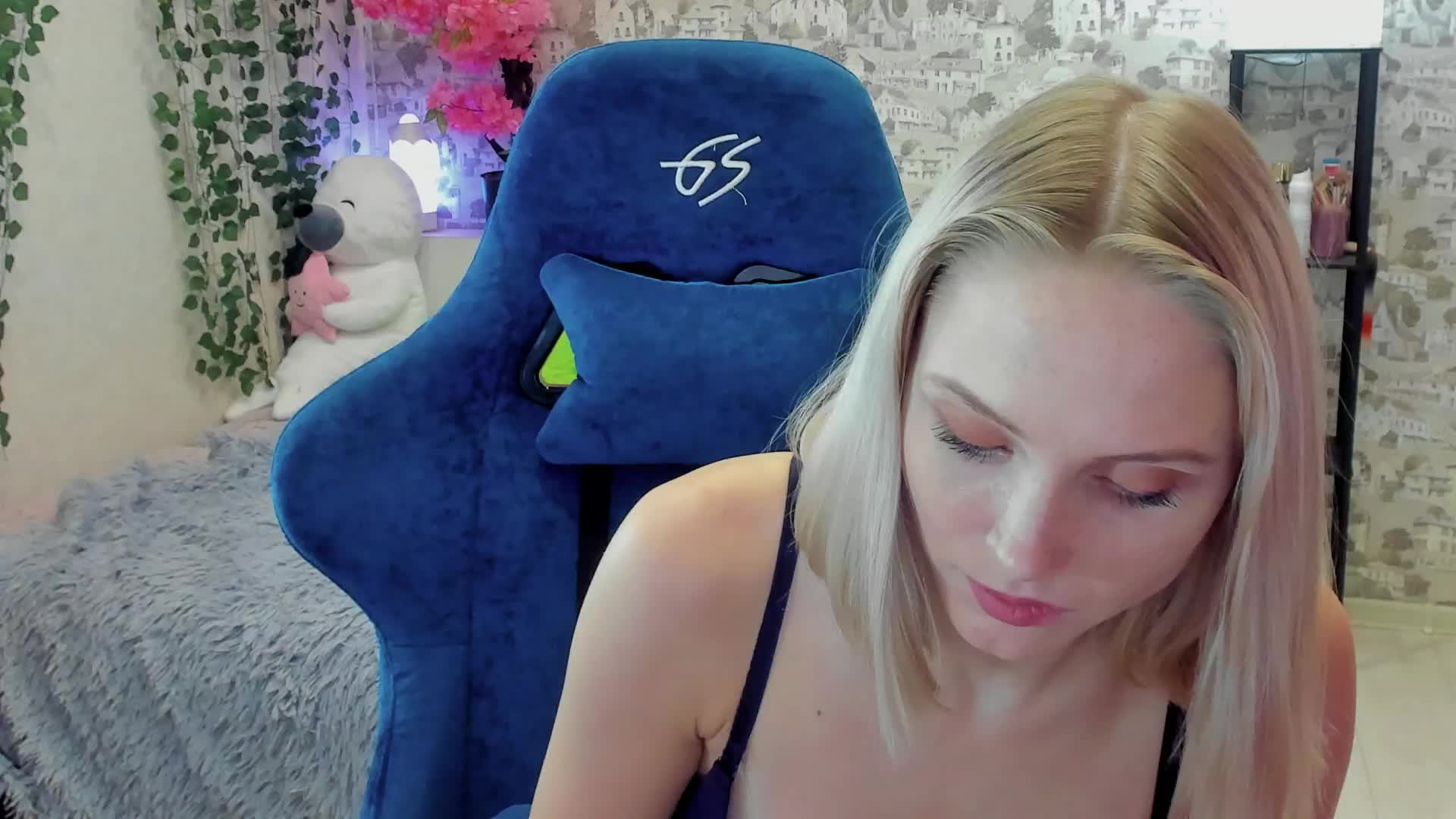 GinaGinaLove Adult Chat August 7, 2026