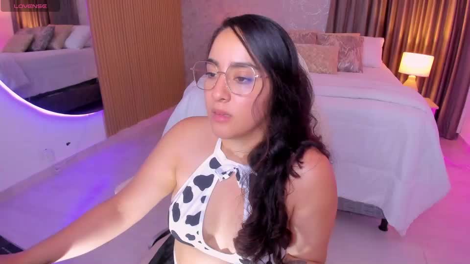 viiolet_rosee Adult Chat August 7, 2026