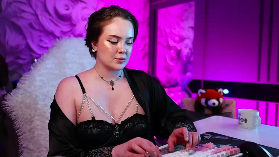 yesdarkqueen Adult Chat August 7, 2026