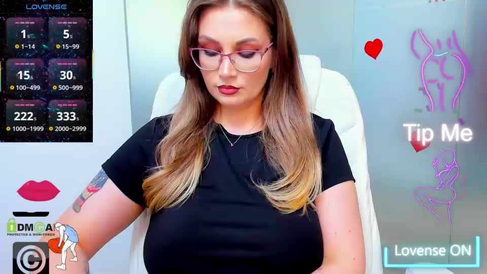 evelyne_rose Adult Chat August 7, 2026