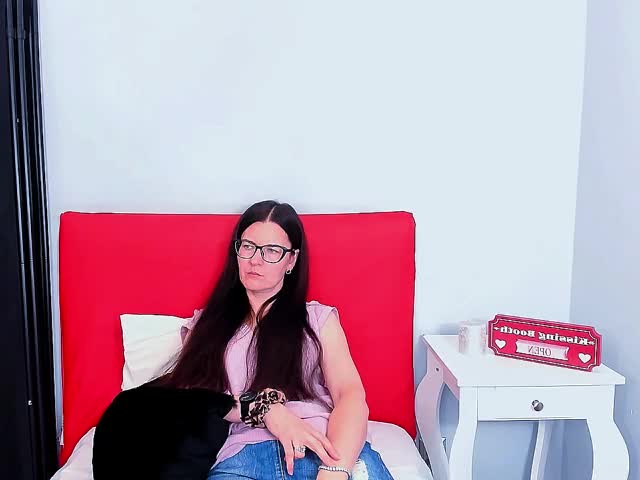 NadiaAmore Adult Chat August 7, 2026