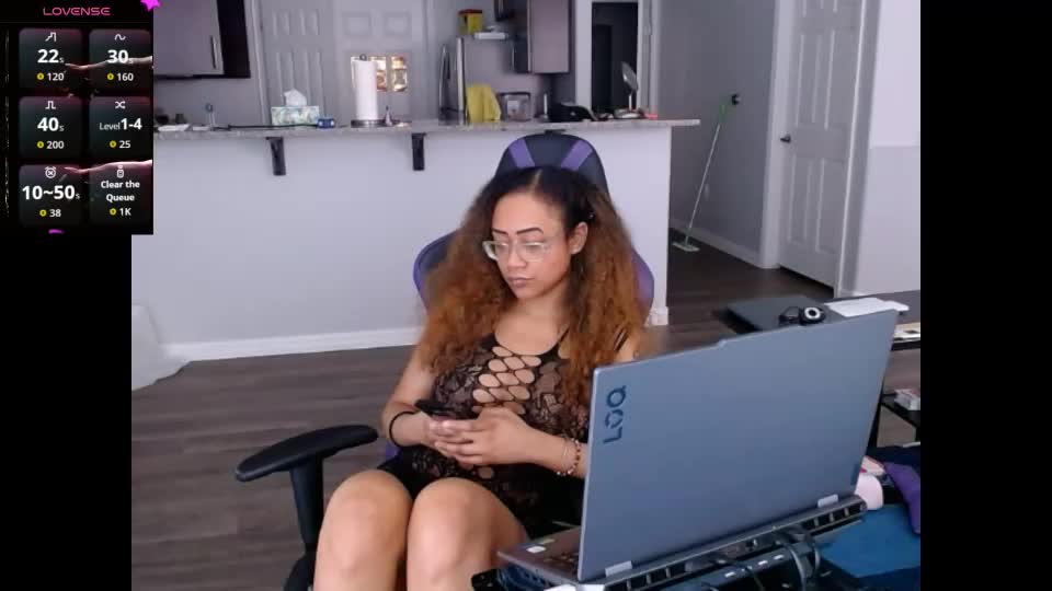 cumplzqueen Adult Chat August 7, 2026