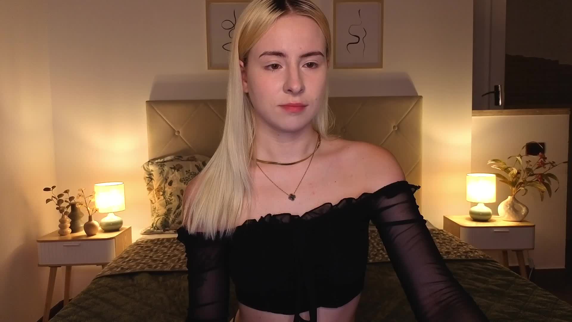Bella-crazyy Adult Chat August 7, 2026