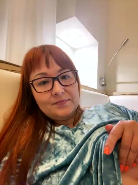 QueenFoxyLisa Adult Chat August 8, 2026
