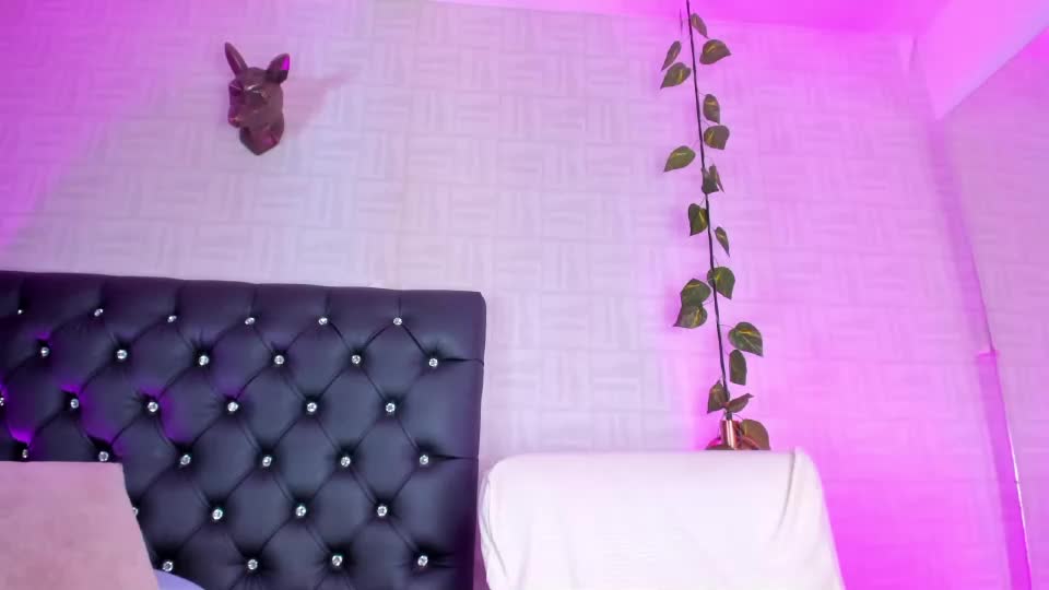 mila_noir Adult Chat August 7, 2026