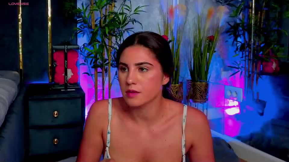 valery_evann Adult Chat August 7, 2026
