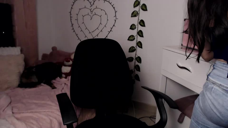 sweet_hannaah Adult Chat August 7, 2026