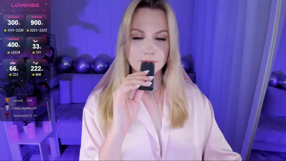 honey_blondee Adult Chat August 8, 2026