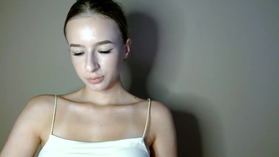 tiarasmile Adult Chat August 8, 2026