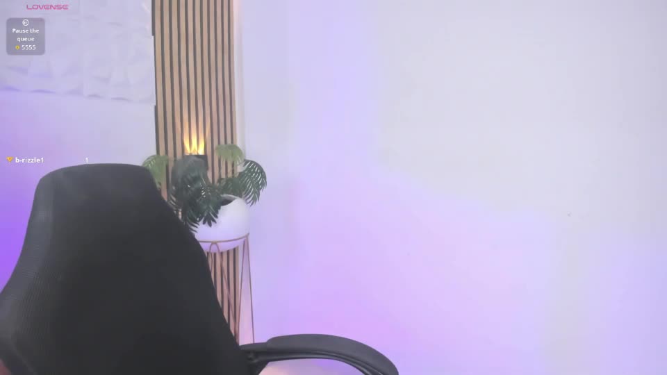 valeria_acosta_ Adult Chat August 8, 2026