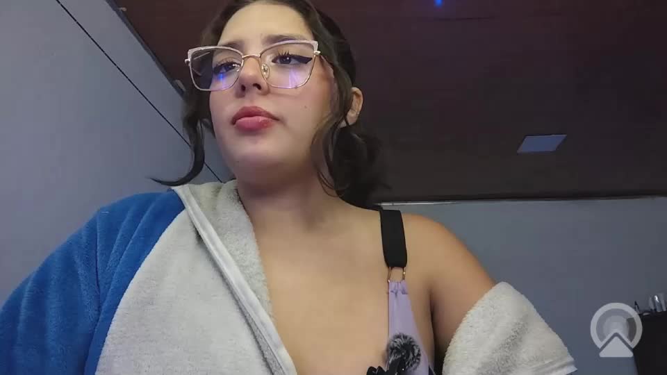 pao_ly Adult Chat August 8, 2026