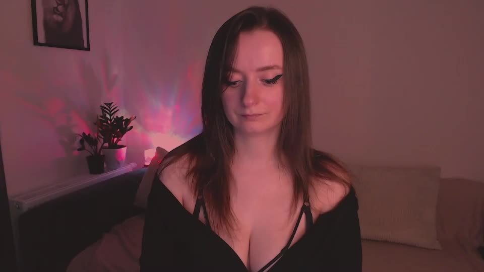 mia_muuur Adult Chat August 8, 2026