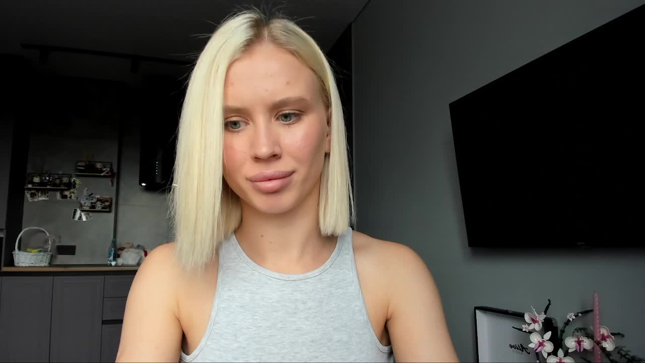 Sunlovv Adult Chat August 8, 2026