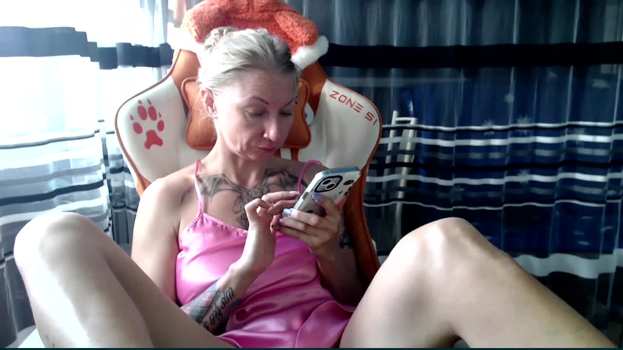 Lollifoxy Adult Chat August 8, 2026
