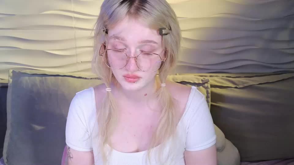 snowflakeskitty Adult Chat August 8, 2026