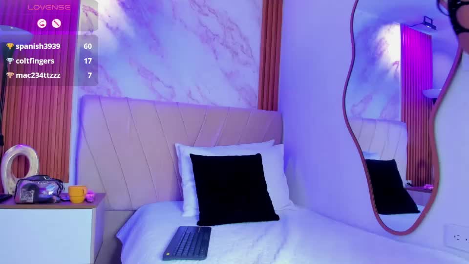j_belle_ Adult Chat August 9, 2026