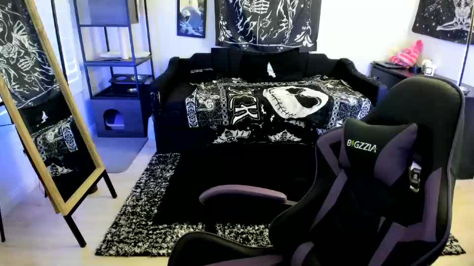 luna_lovelyy Adult Chat August 9, 2026