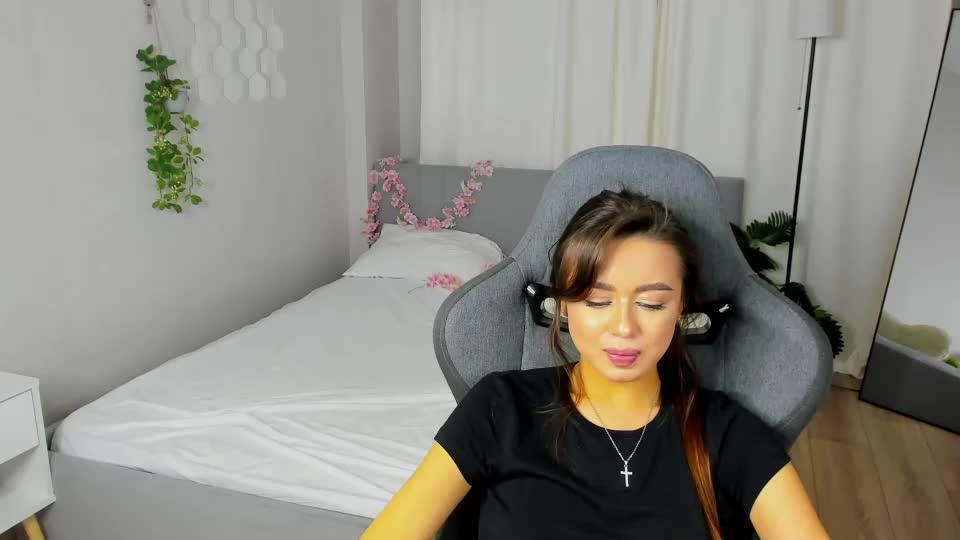 nicolerossss Adult Chat August 10, 2026
