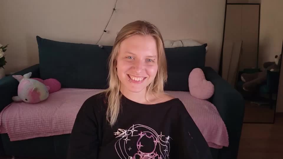 viki_charm Adult Chat August 10, 2026