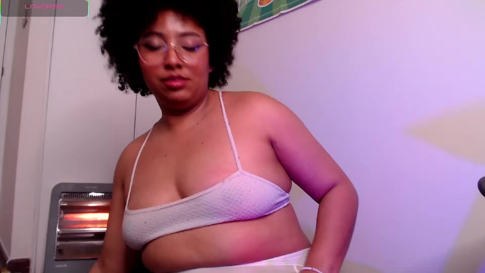 michell_bling Adult Chat August 9, 2026