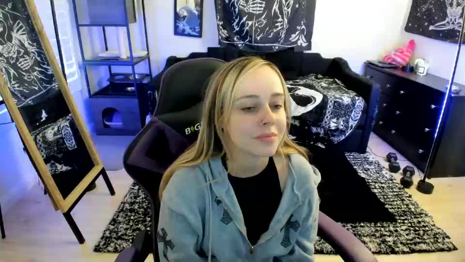 luna_lovelyy Adult Chat August 10, 2026
