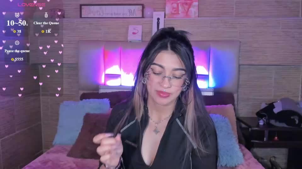 mia_smoke_ Adult Chat August 10, 2026