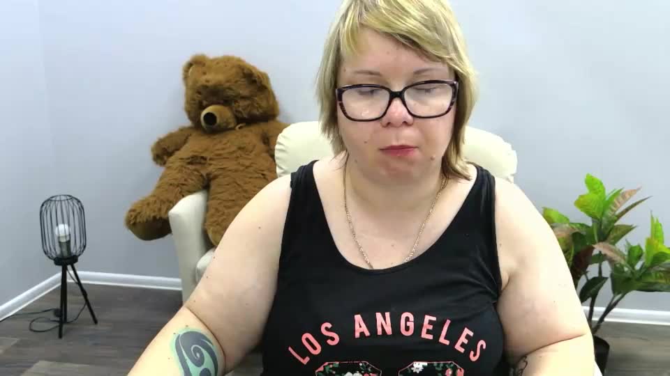 bonnnyboobsy Adult Chat August 10, 2026