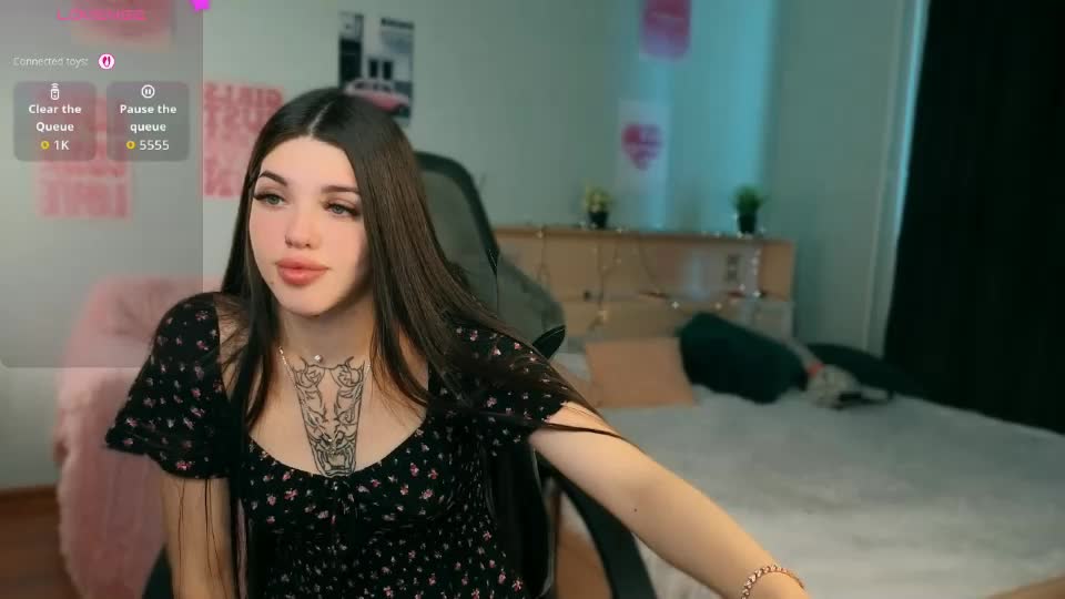 molly_rettyy Adult Chat August 10, 2026