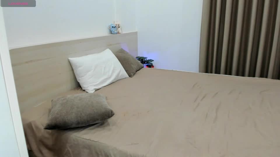sophia_squirtits Adult Chat August 11, 2026