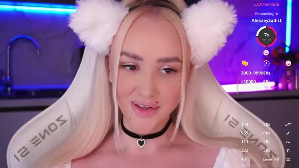 blond_diamond Adult Chat August 11, 2026