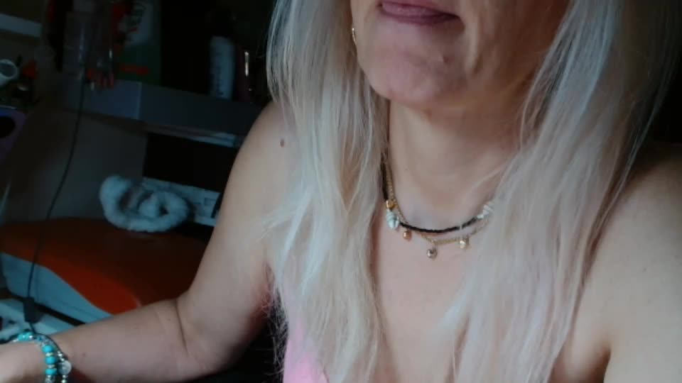 kathleenedwards Adult Chat August 10, 2026
