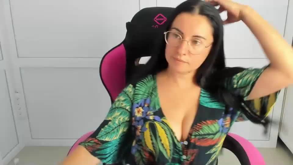 lucyycharm Adult Chat August 10, 2026