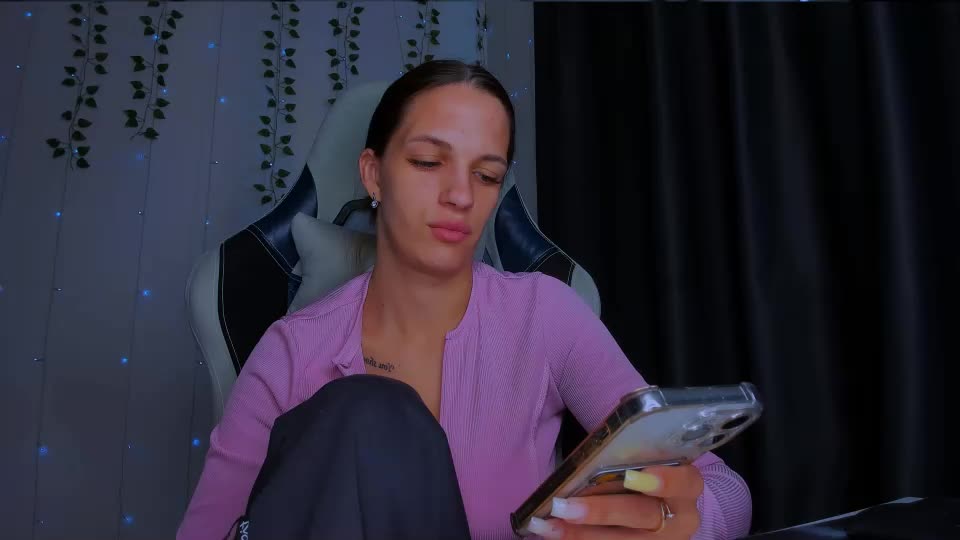 karla_lim Adult Chat August 11, 2026