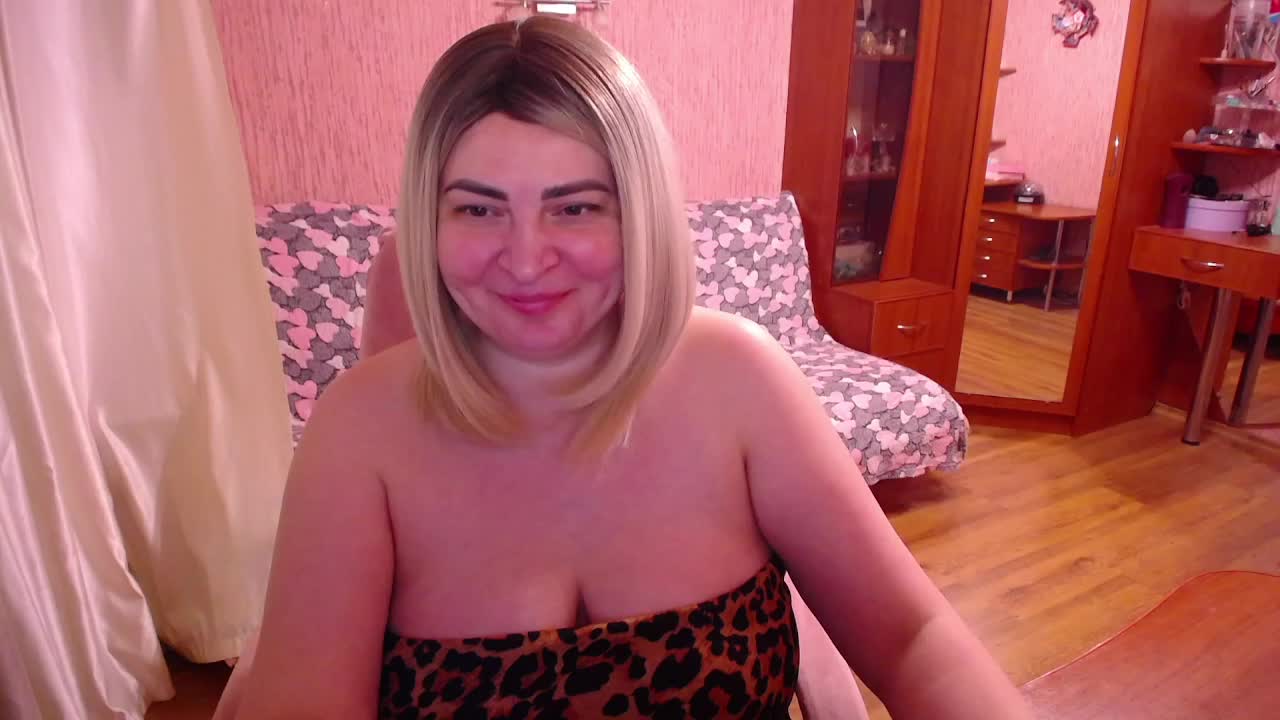 -MeowMeow- Adult Chat August 11, 2026
