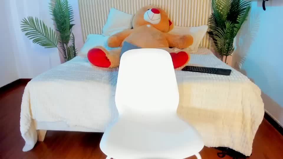 milu_blossom Adult Chat August 12, 2026