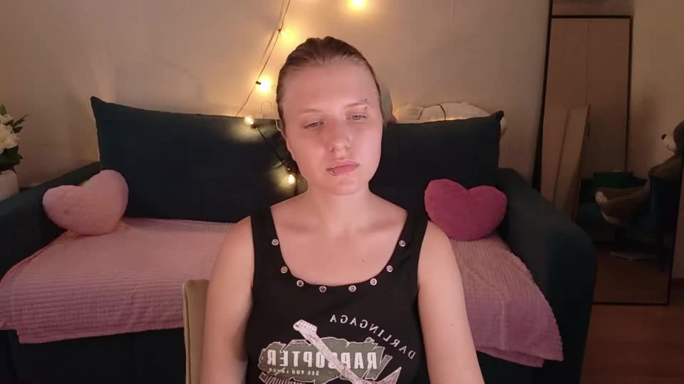 viki_charm Adult Chat August 12, 2026