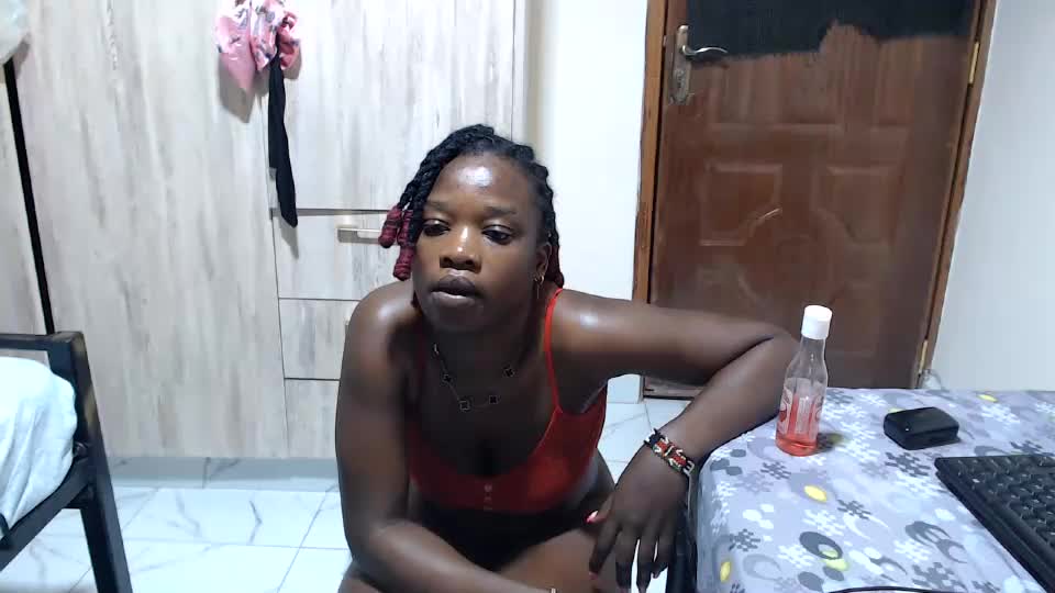 triceeyy Adult Chat August 12, 2026
